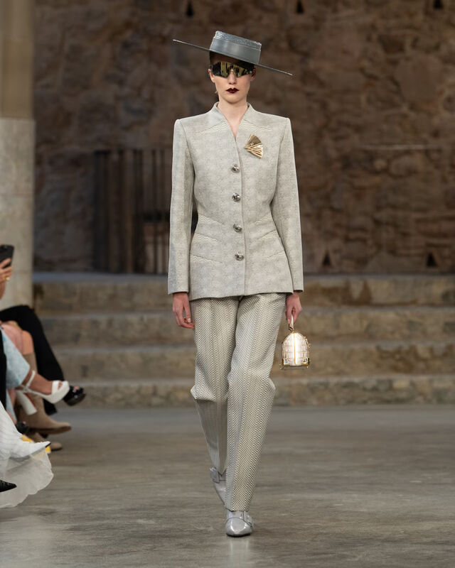 WOMEN_CRUISE25_SHOW_RUNWAY_LOOKS_LVCOM_1600x2000_DII_04_53_11zon