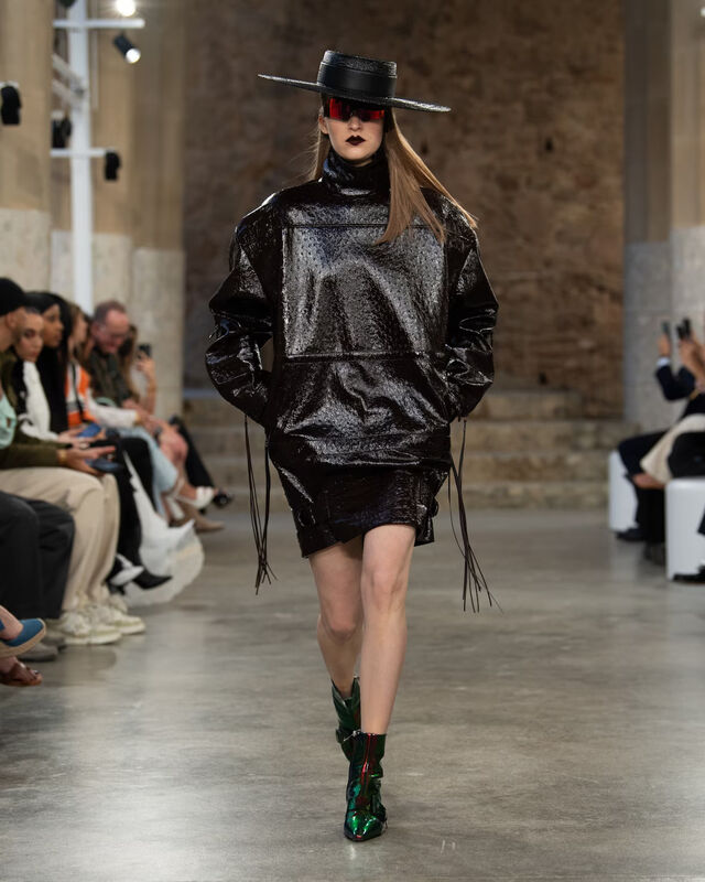 WOMEN_CRUISE25_SHOW_RUNWAY_LOOKS_LVCOM_1600x2000_DII_11_45_11zon