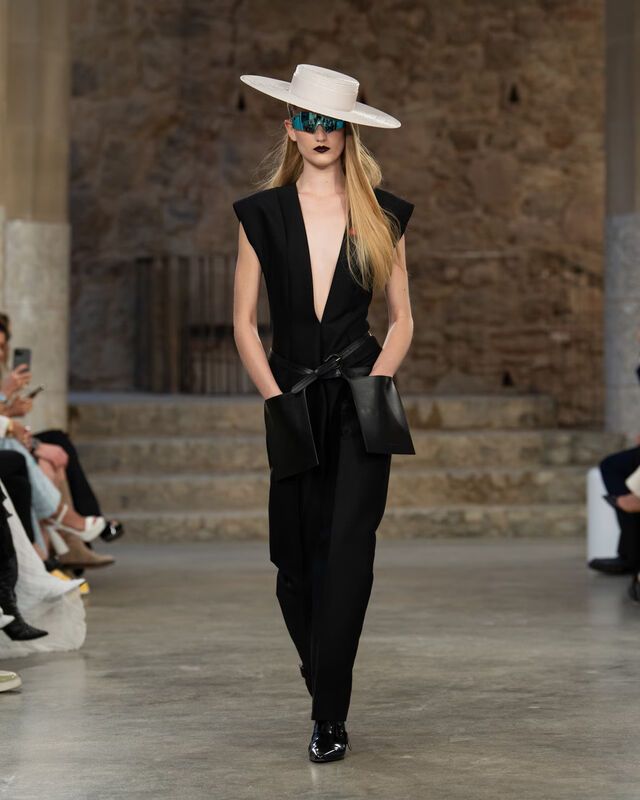 WOMEN_CRUISE25_SHOW_RUNWAY_LOOKS_LVCOM_1600x2000_DII_13_47_11zon