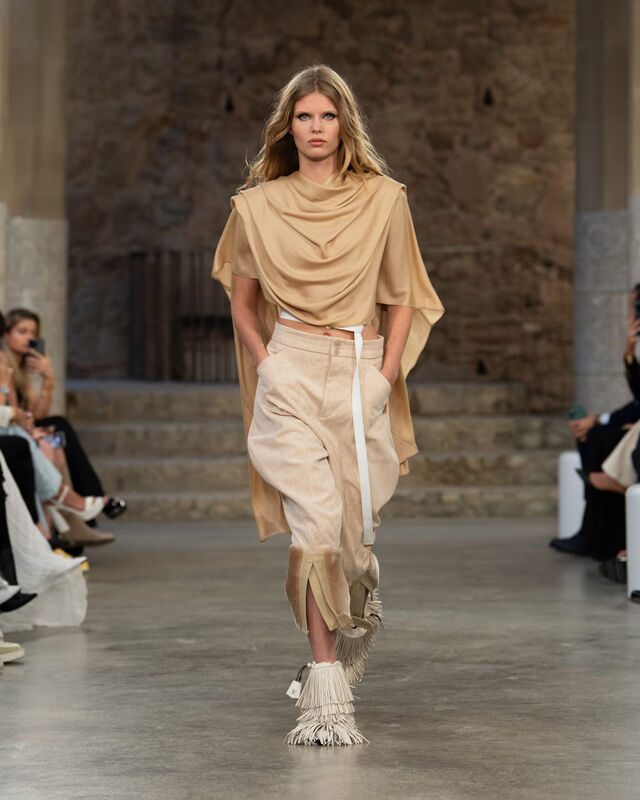 WOMEN_CRUISE25_SHOW_RUNWAY_LOOKS_LVCOM_1600x2000_DII_17_35_11zon