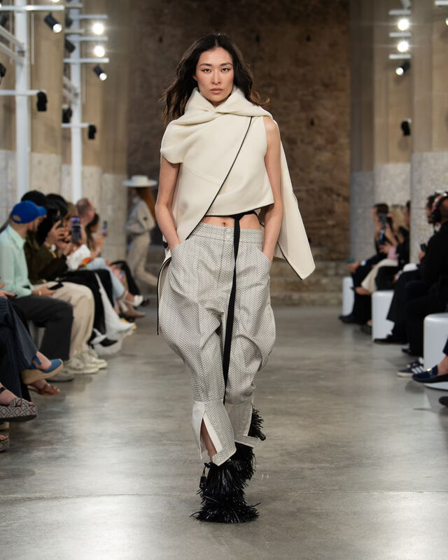 WOMEN_CRUISE25_SHOW_RUNWAY_LOOKS_LVCOM_1600x2000_DII_18_36_11zon