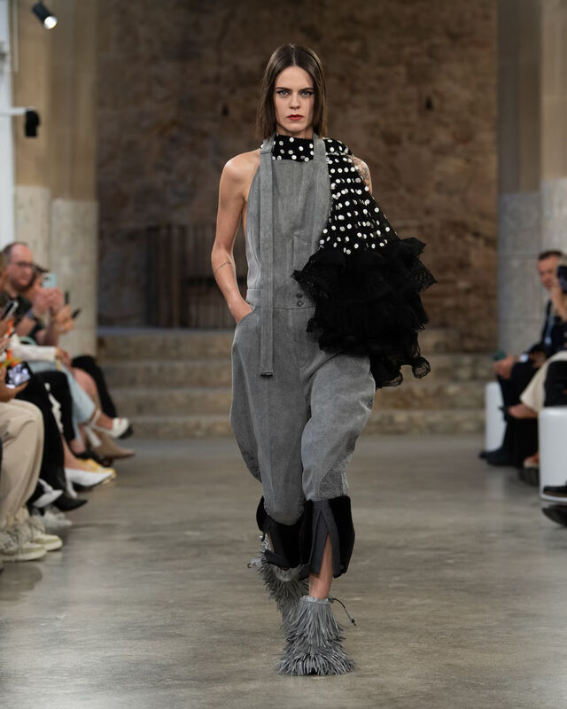 WOMEN_CRUISE25_SHOW_RUNWAY_LOOKS_LVCOM_1600x2000_DII_21_39_11zon