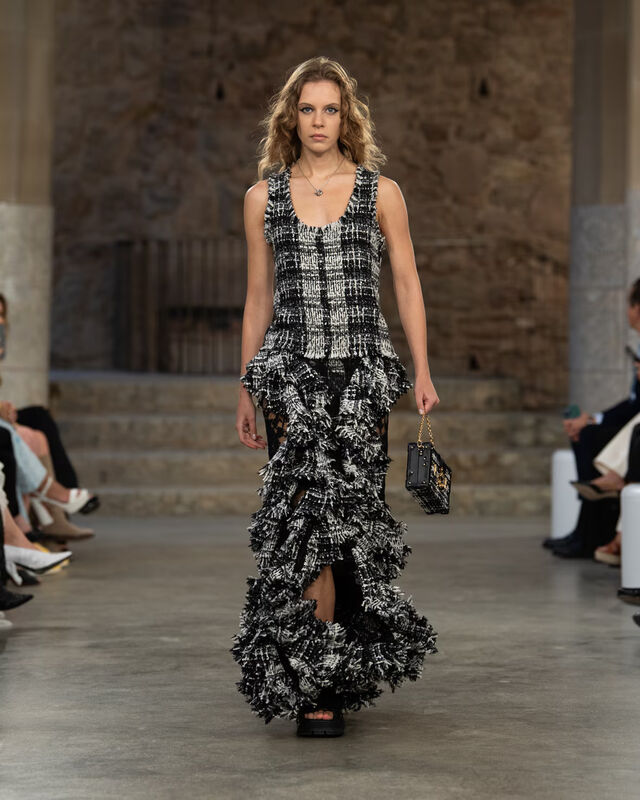 WOMEN_CRUISE25_SHOW_RUNWAY_LOOKS_LVCOM_1600x2000_DII_27_29_11zon