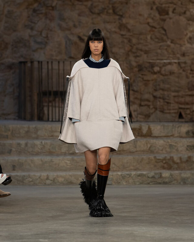 WOMEN_CRUISE25_SHOW_RUNWAY_LOOKS_LVCOM_1600x2000_DII_37_21_11zon