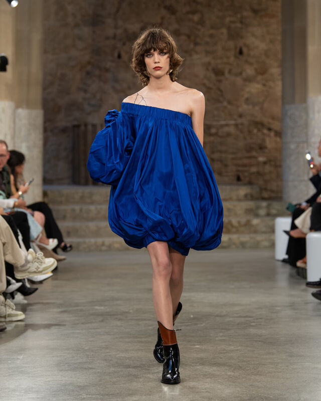 WOMEN_CRUISE25_SHOW_RUNWAY_LOOKS_LVCOM_1600x2000_DII_47_24_11zon