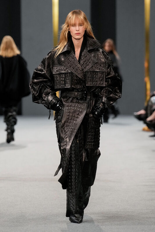 Balmain F25 050