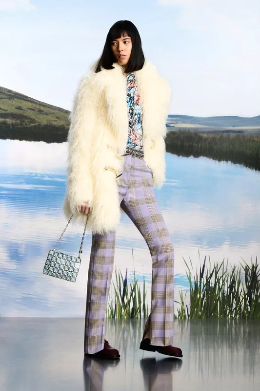 00010-rabanne-resort-2025-credit-brand