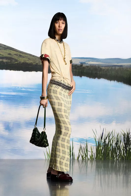 00015-rabanne-resort-2025-credit-brand