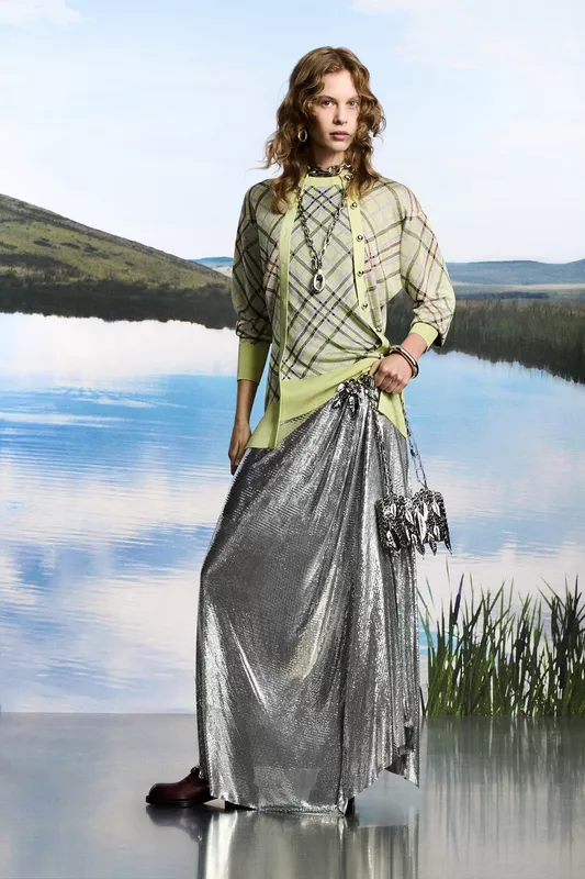 00016-rabanne-resort-2025-credit-brand