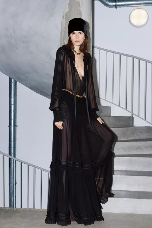 00039-saint-laurent-resort-2025-credit-brand