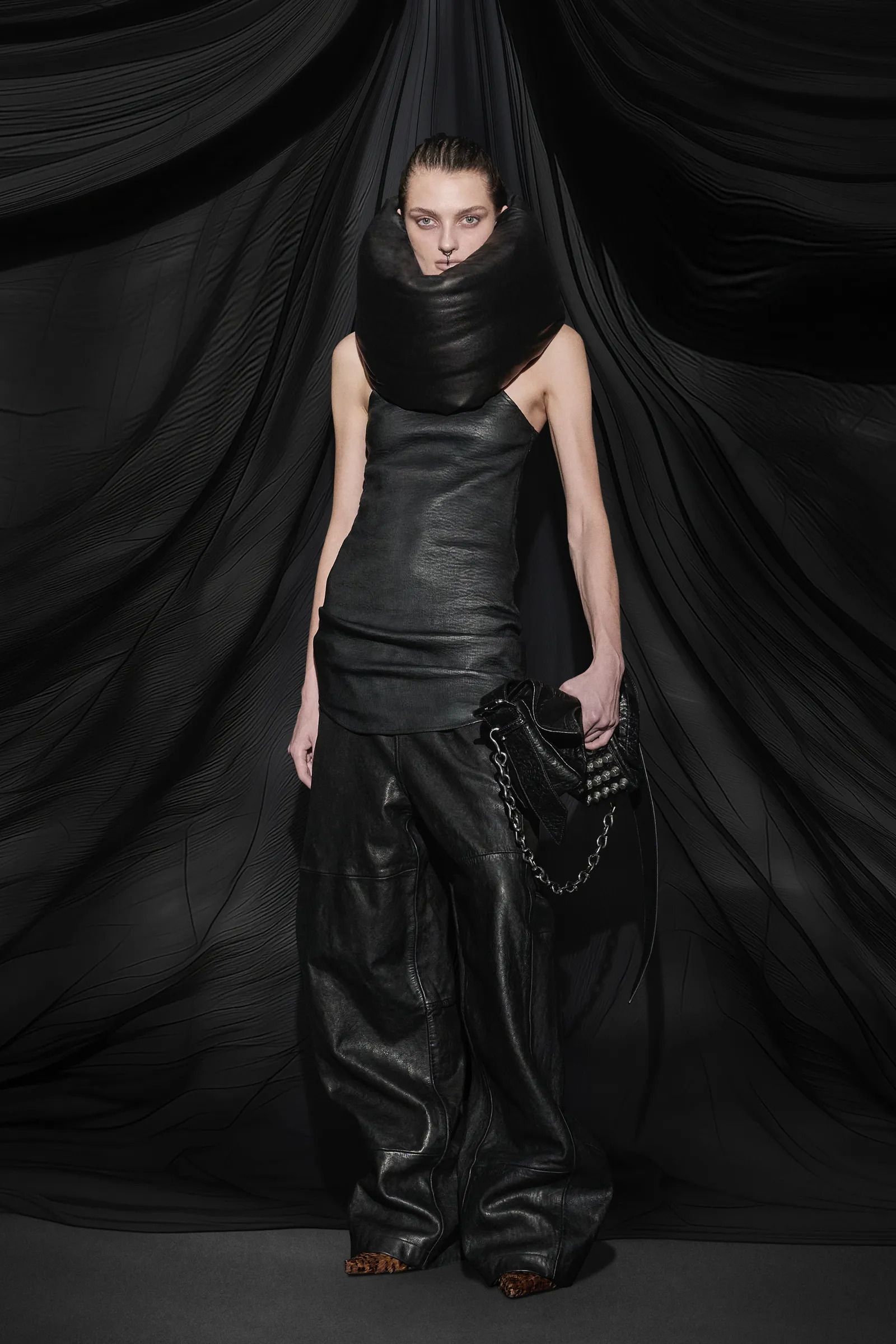 00001-alexander-wang-fall-2025-ready-to-wear-credit-brand