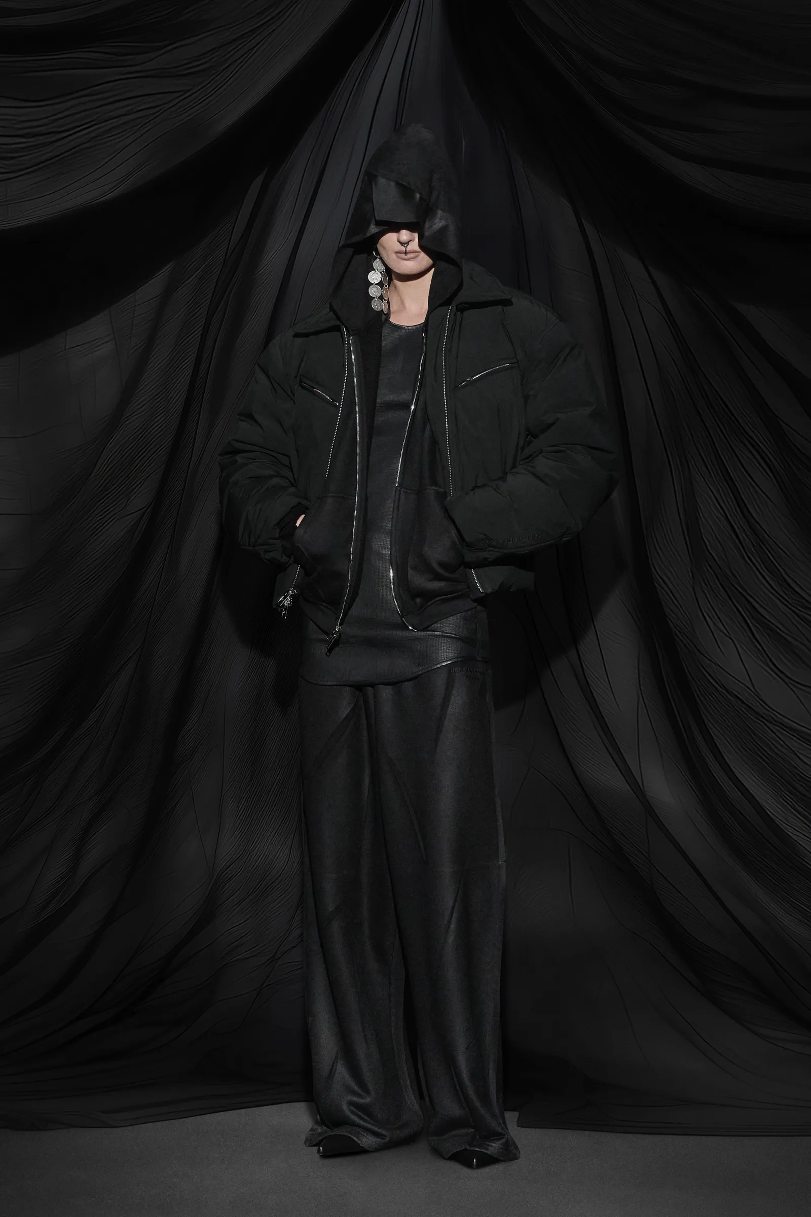 00004-alexander-wang-fall-2025-ready-to-wear-credit-brand