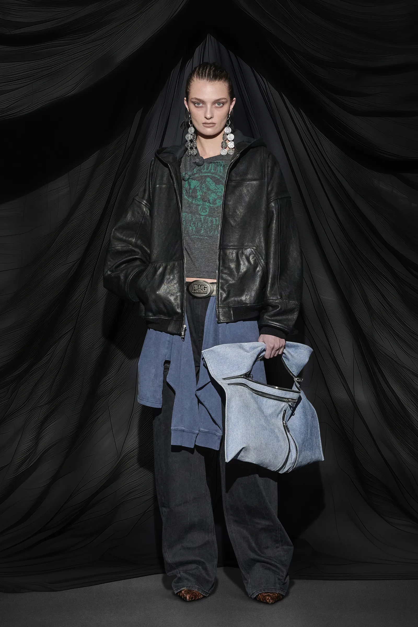 00008-alexander-wang-fall-2025-ready-to-wear-credit-brand
