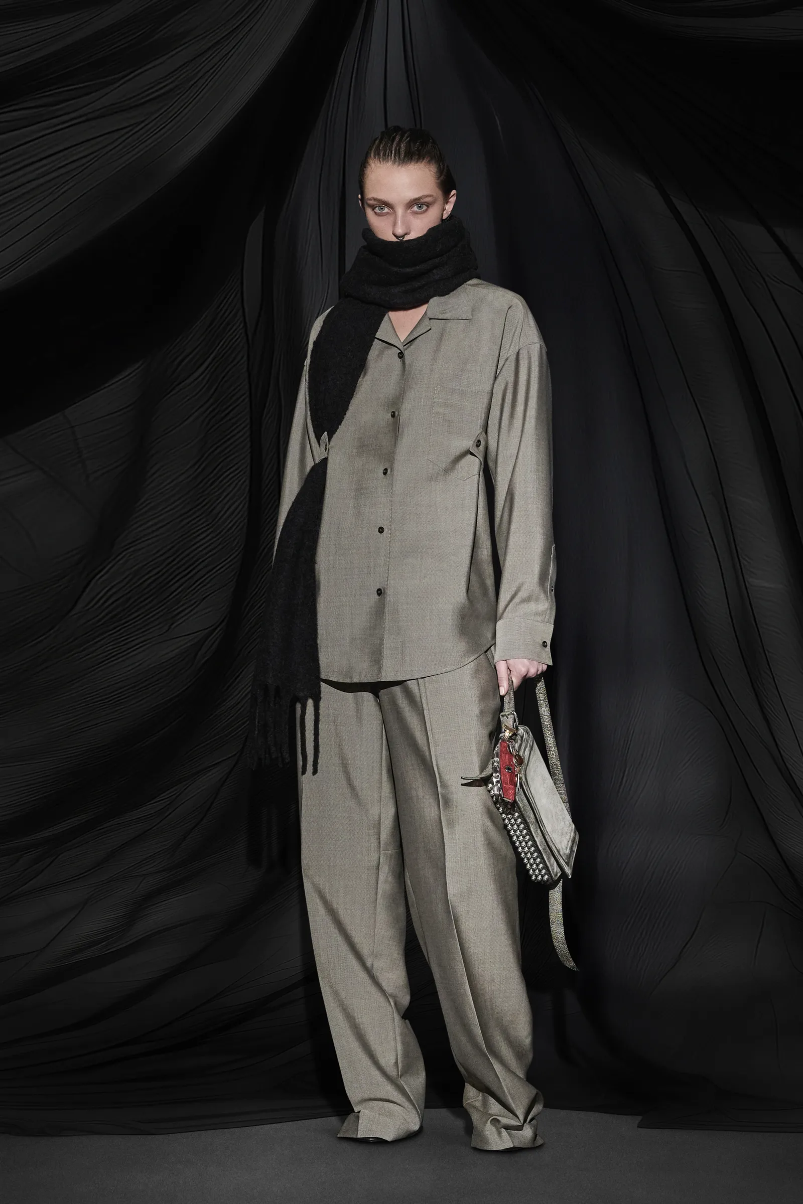 00014-alexander-wang-fall-2025-ready-to-wear-credit-brand