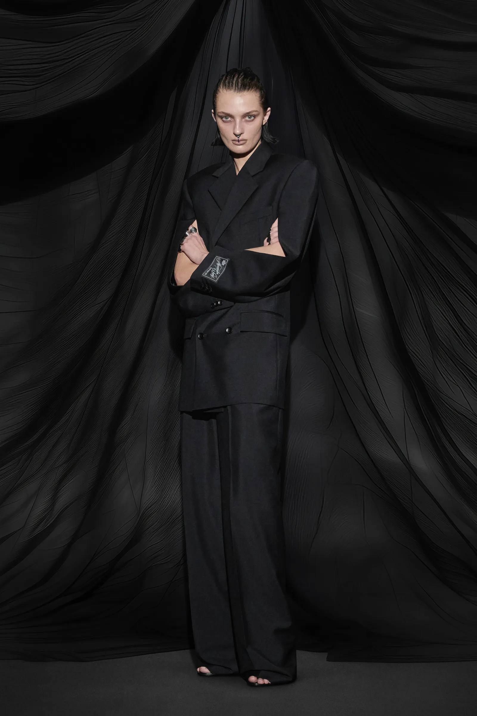 00021-alexander-wang-fall-2025-ready-to-wear-credit-brand