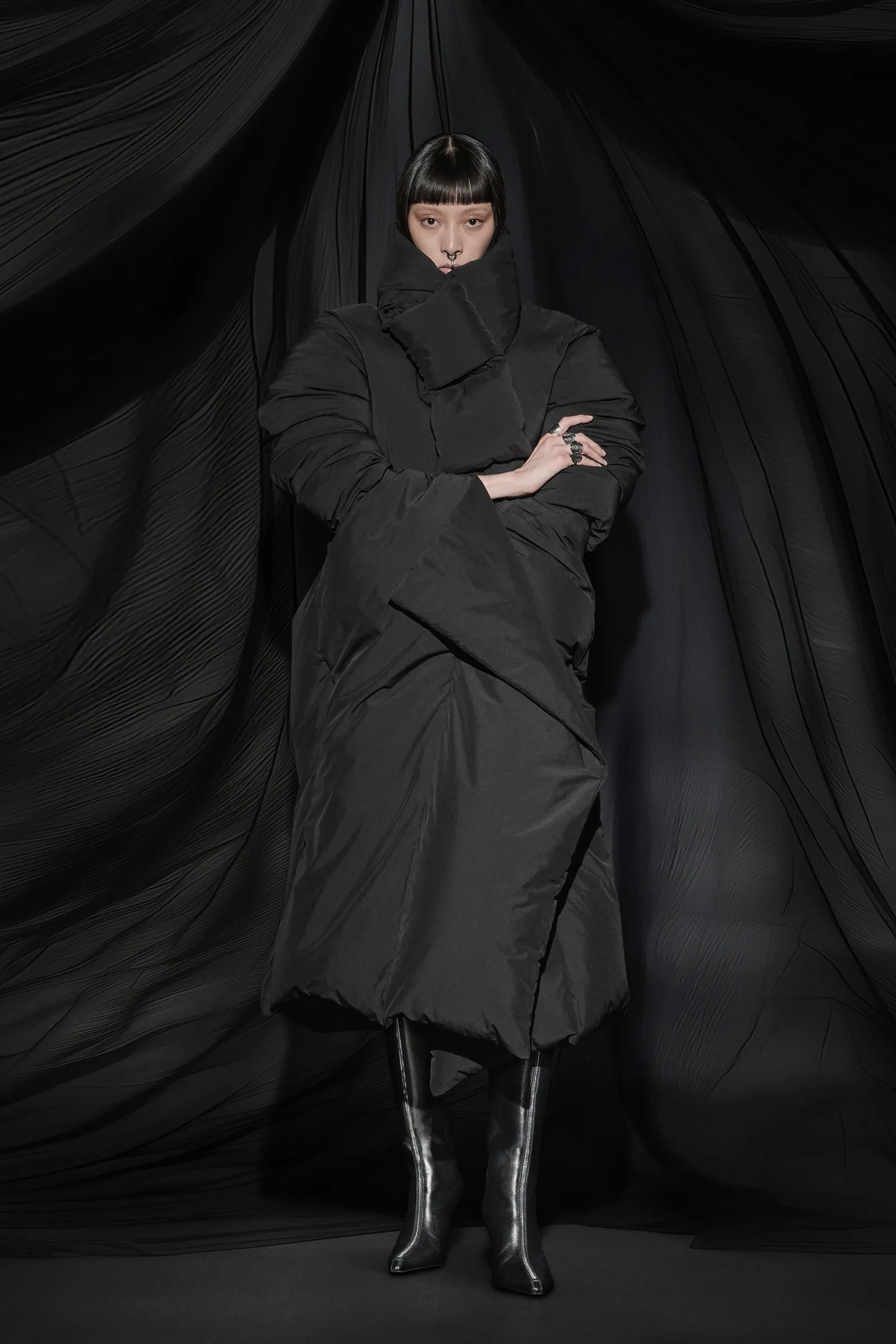 00022-alexander-wang-fall-2025-ready-to-wear-credit-brand