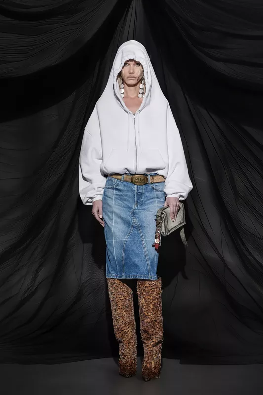00007-alexander-wang-fall-2025-ready-to-wear-credit-brand