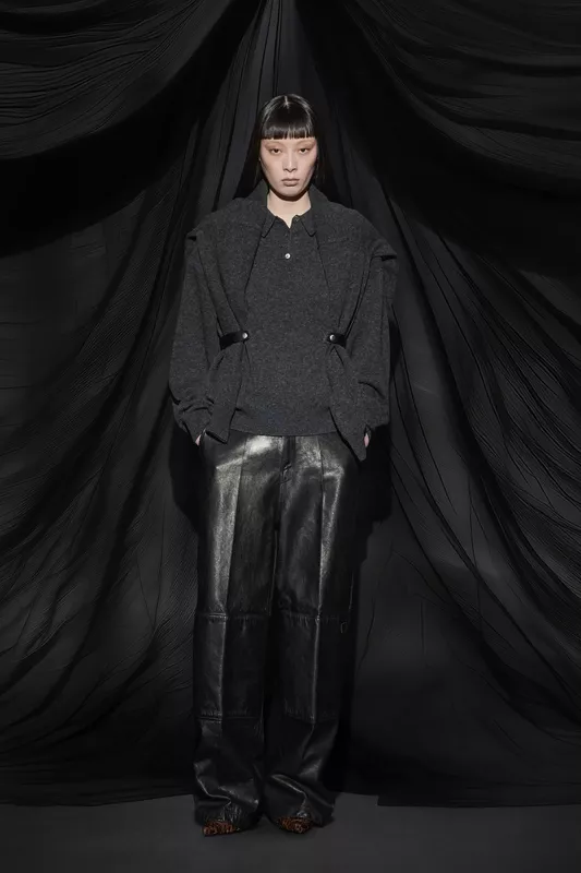 00013-alexander-wang-fall-2025-ready-to-wear-credit-brand