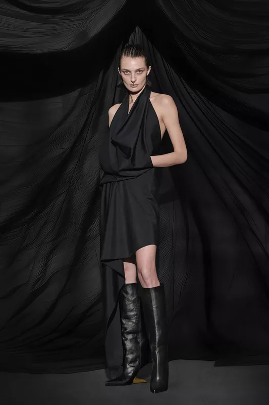00019-alexander-wang-fall-2025-ready-to-wear-credit-brand