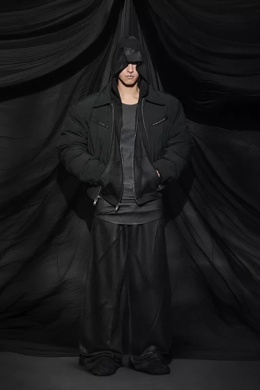 00023-alexander-wang-fall-2025-ready-to-wear-credit-brand