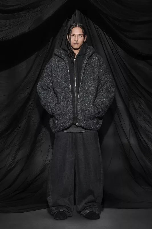 00026-alexander-wang-fall-2025-ready-to-wear-credit-brand
