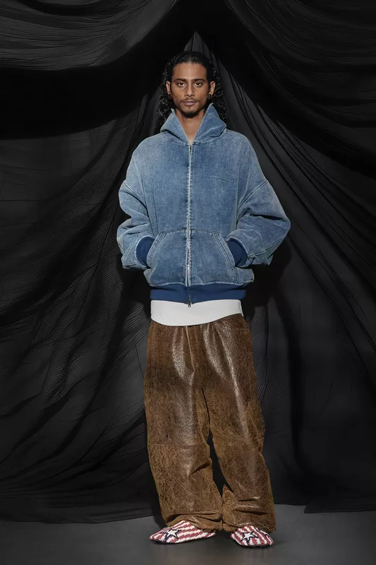 00029-alexander-wang-fall-2025-ready-to-wear-credit-brand