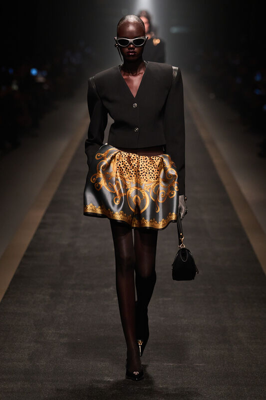 Versace F25 015