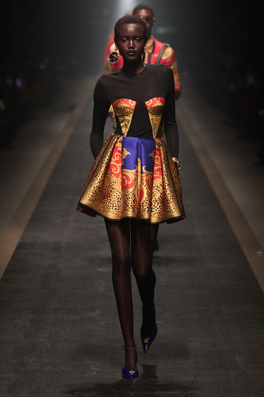 Versace F25 037