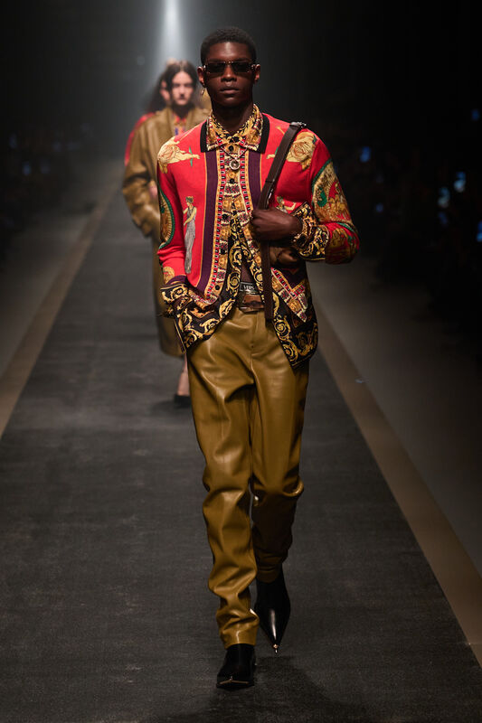 Versace F25 038