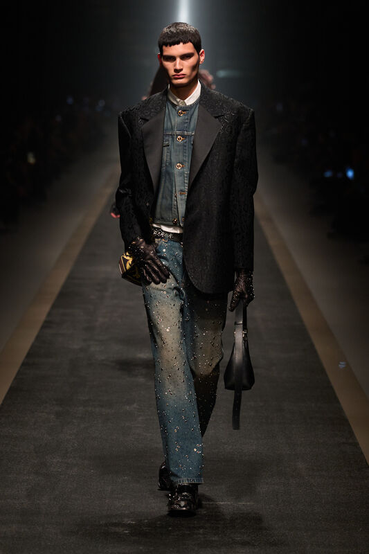Versace F25 054