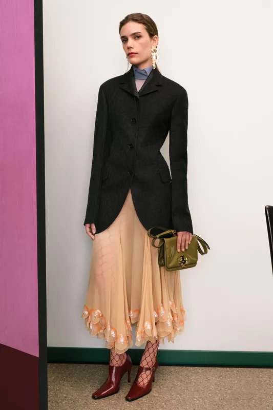 00006-tory-burch-resort-2026-credit-brand