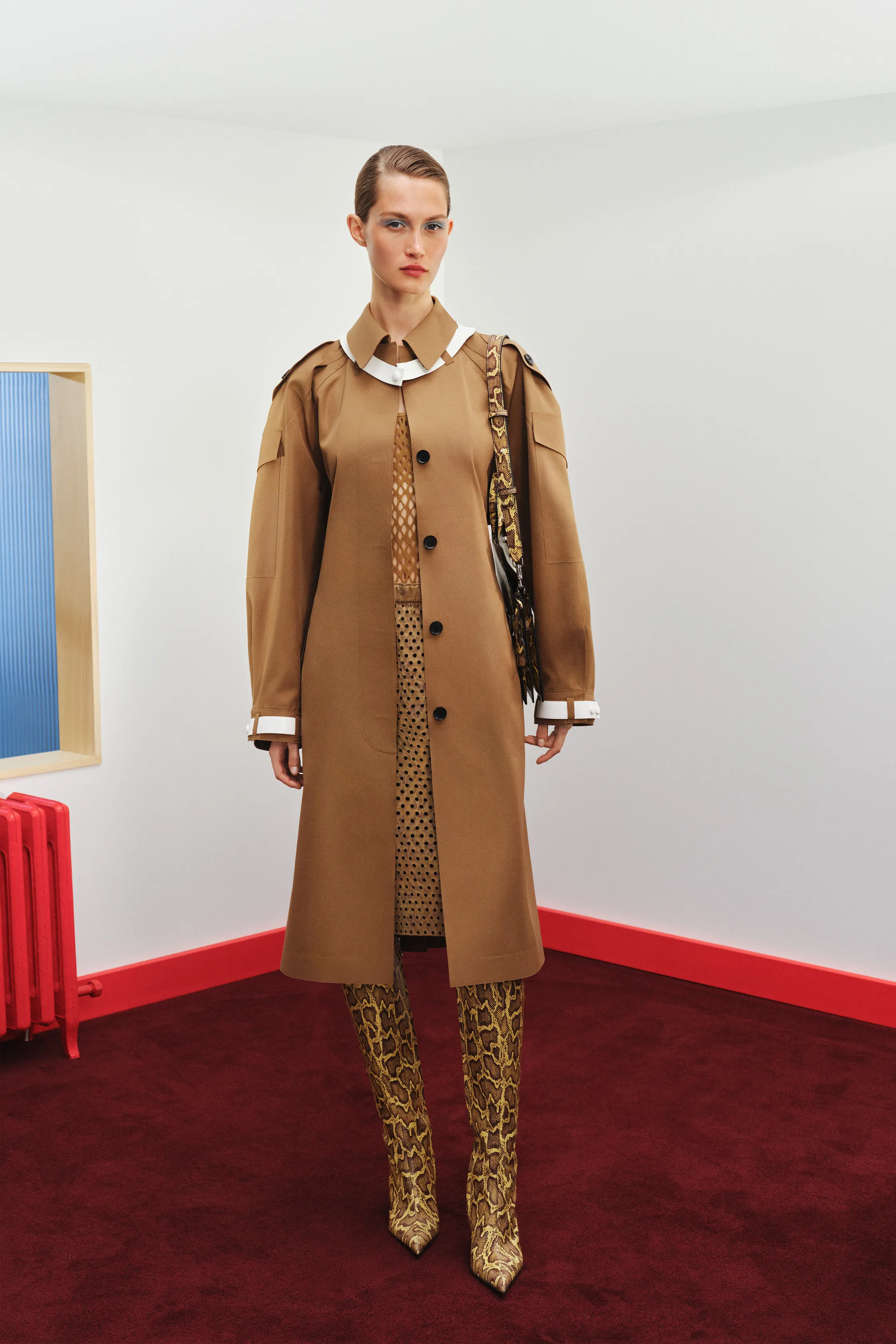00005-tory-burch-resort-25-credit-brand