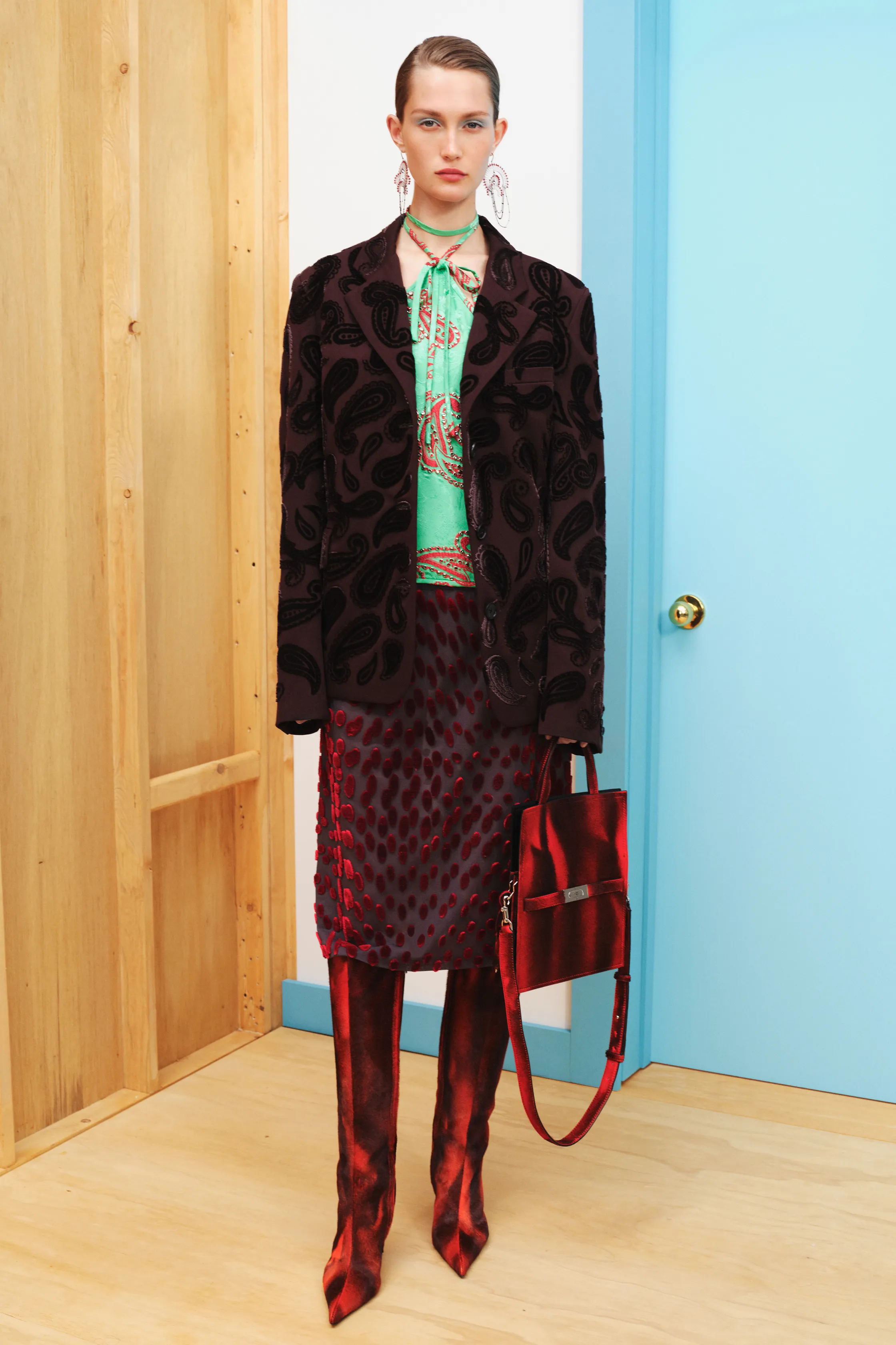 00016-tory-burch-resort-25-credit-brand