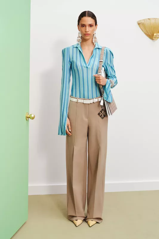 00004-tory-burch-resort-25-credit-brand