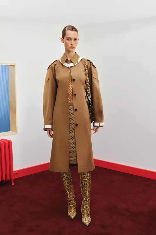 00005-tory-burch-resort-25-credit-brand