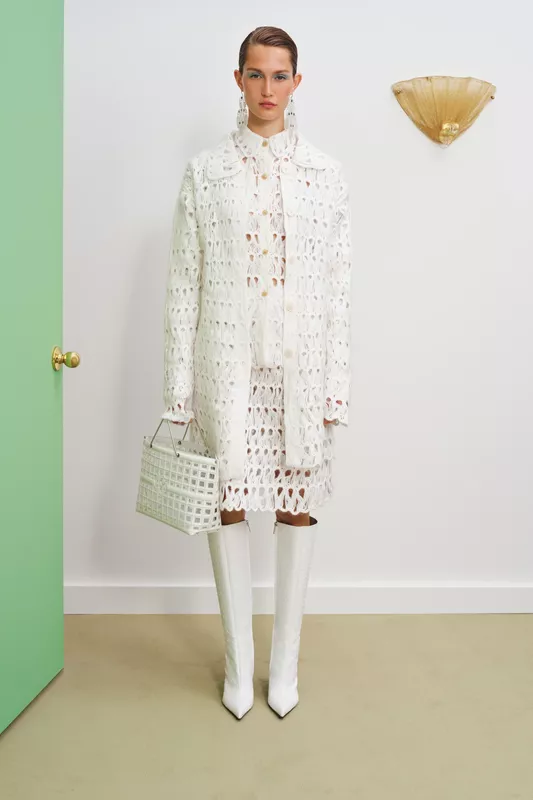 00010-tory-burch-resort-25-credit-brand