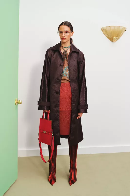 00018-tory-burch-resort-25-credit-brand