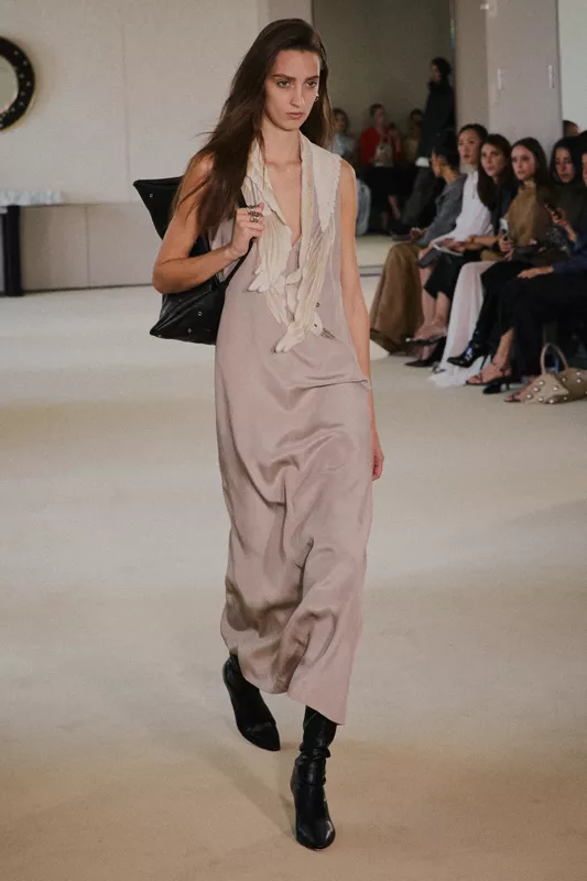 00019-altuzarra-spring-2026-ready-to-wear-credit-brand
