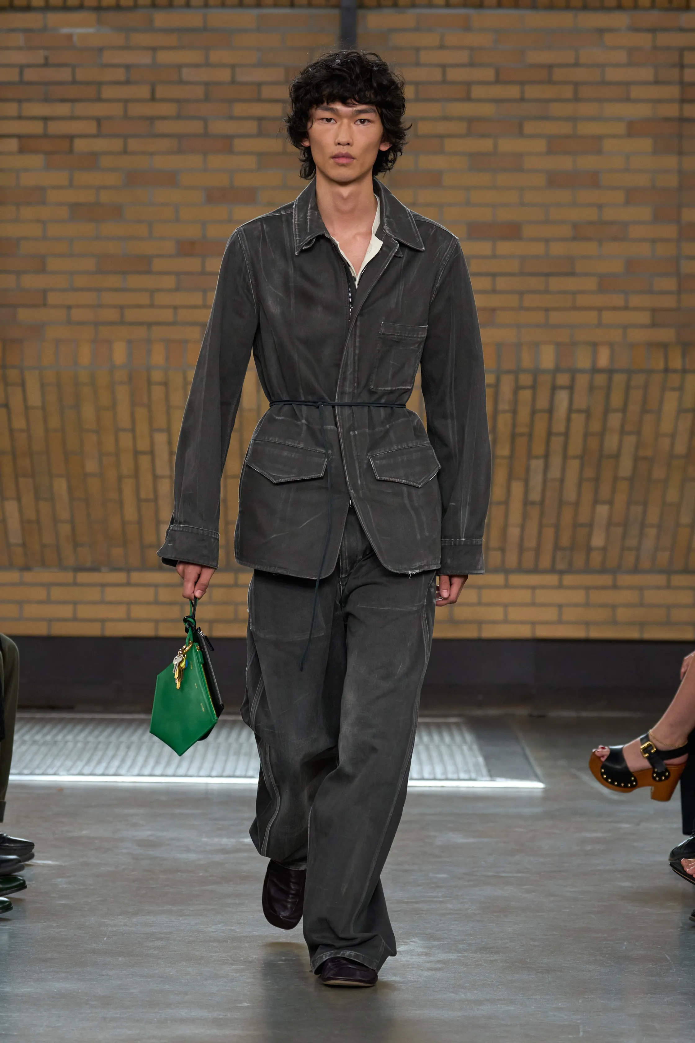 00024-calvin-klein-spring-2026-ready-to-wear-credit-brand