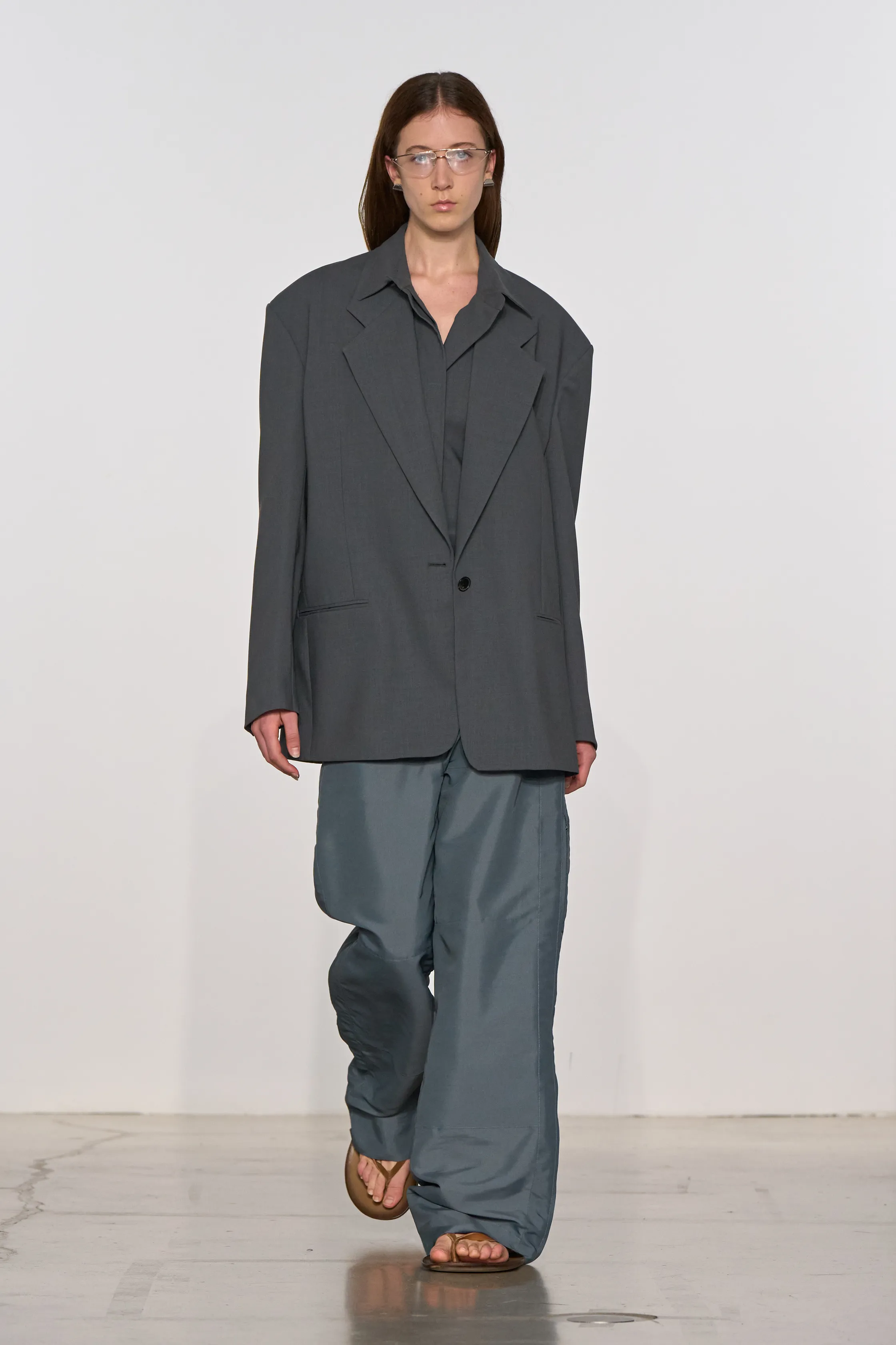 00054-calvin-klein-spring-2026-ready-to-wear-credit-brand