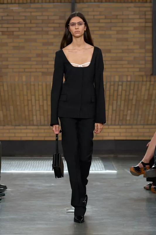 00006-calvin-klein-spring-2026-ready-to-wear-credit-brand