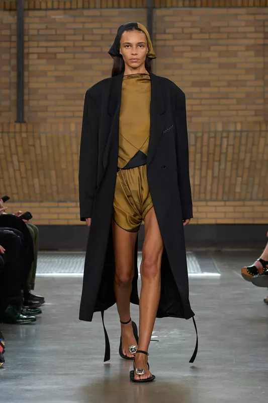 00010-calvin-klein-spring-2026-ready-to-wear-credit-brand