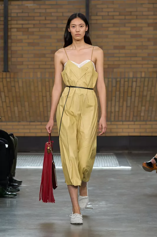 00020-calvin-klein-spring-2026-ready-to-wear-credit-brand