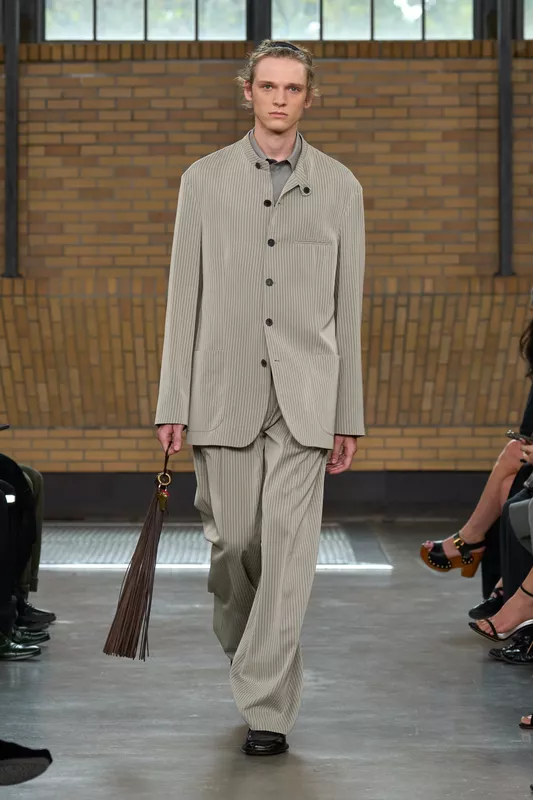00029-calvin-klein-spring-2026-ready-to-wear-credit-brand