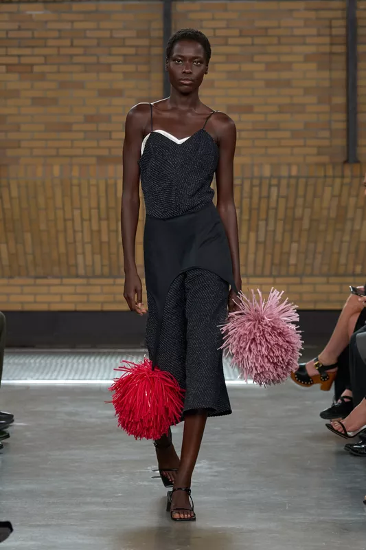 00033-calvin-klein-spring-2026-ready-to-wear-credit-brand