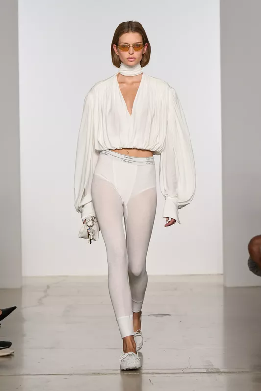 00044-calvin-klein-spring-2026-ready-to-wear-credit-brand