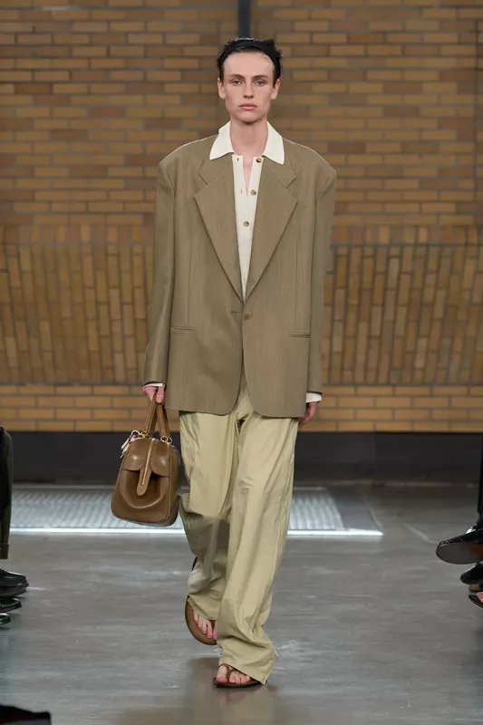 00052-calvin-klein-spring-2026-ready-to-wear-credit-brand