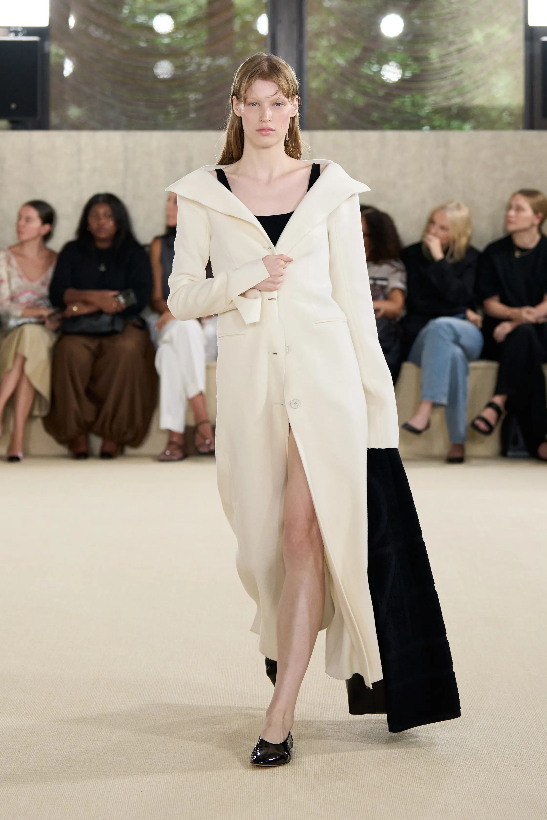 00003-toteme-spring-2026-ready-to-wear-credit-brand