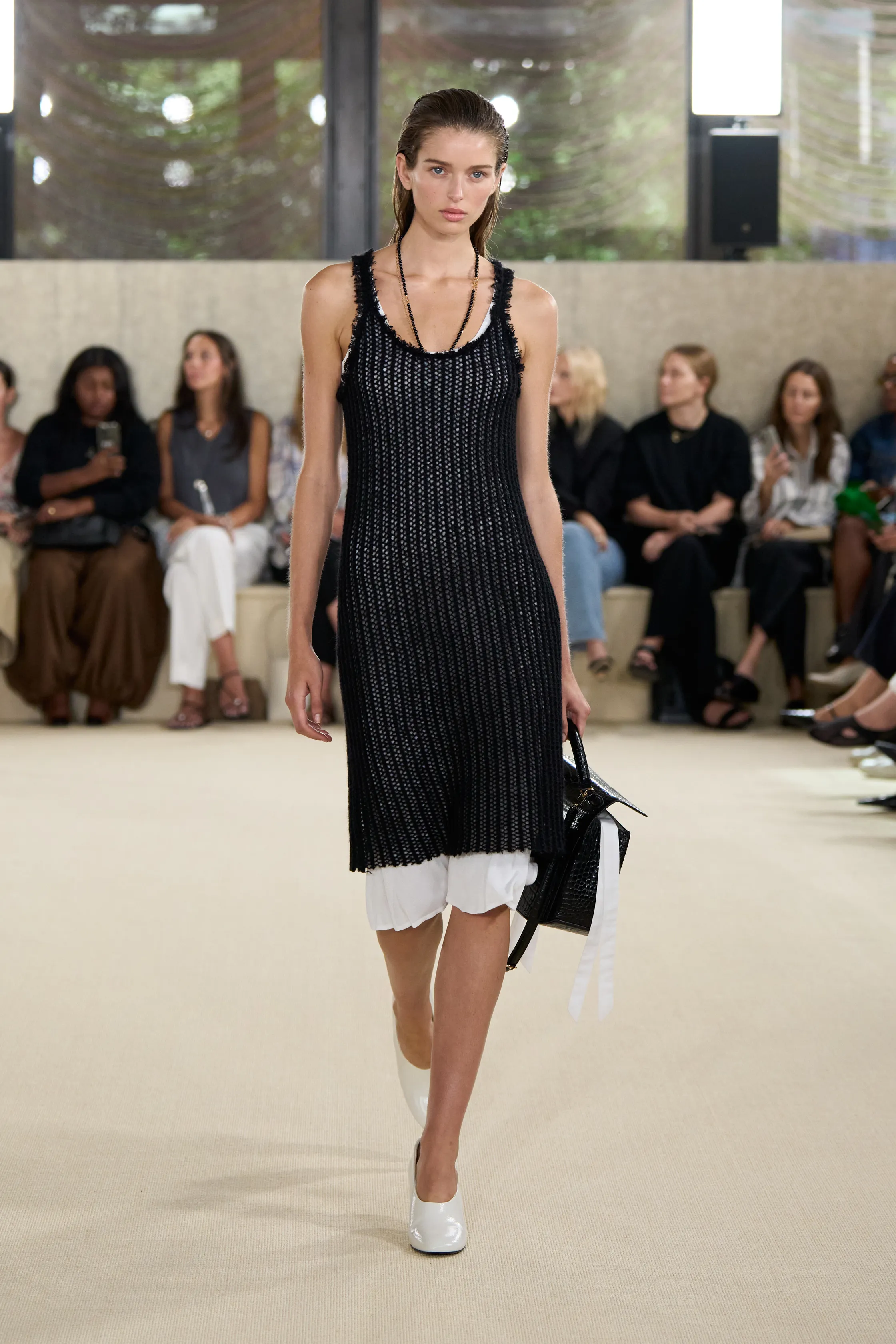00006-toteme-spring-2026-ready-to-wear-credit-brand