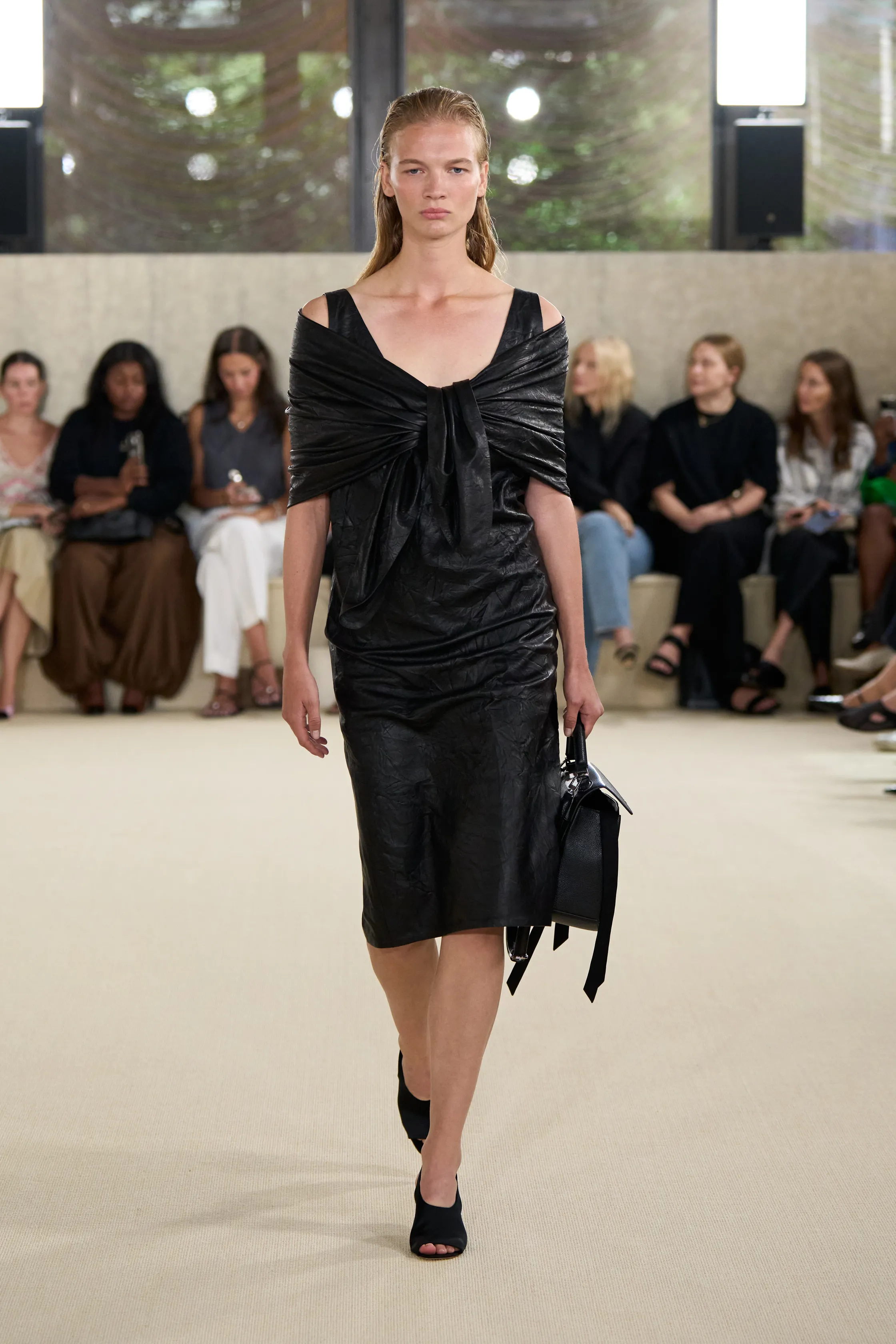 00009-toteme-spring-2026-ready-to-wear-credit-brand
